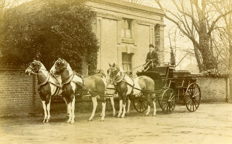 Photograph. Carriage & Horses outside The Oaks Lodge, North Walsham (North Walsham Archive).