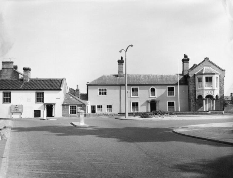 Photograph. The Cedars on New Road / Yarmouth Road (North Walsham Archive).