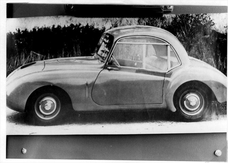 Duncan Industry (Engineers) Ltd, Park Hall, New Road, North Walsham. The Duncan "Dragonfly". (North Walsham Archive) Photograph. Duncan Industry (Engineers) Ltd, Park Hall, New Road, North Walsham. The Duncan "Dragonfly". (North Walsham Archive).