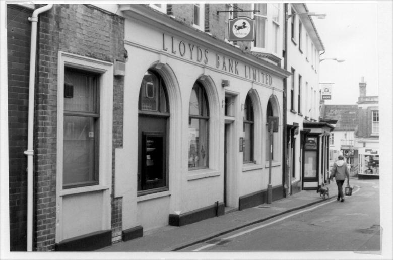 Photograph. Lloyds Bank, Kings Arms Street, North Walsham. The branch closed on November 9th 1998 and the business joined TSB on the Market Place. (North Walsham Archive).