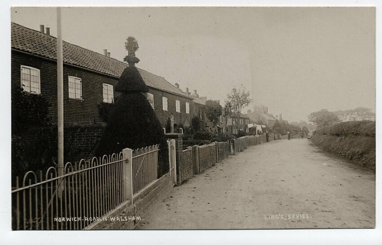 Photograph. Norwich Road early 1900s (North Walsham Archive).