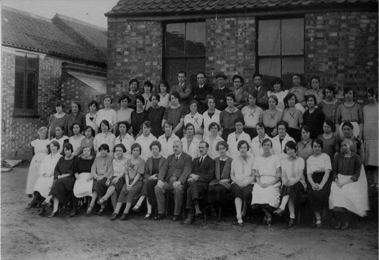 Photograph. Staff of North Walsham Steam Laundry (North Walsham Archive).