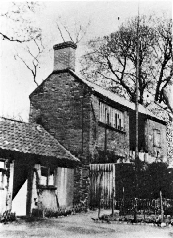 Photograph. Weaver's House in Ship Yard, North Walsham. (North Walsham Archive).
